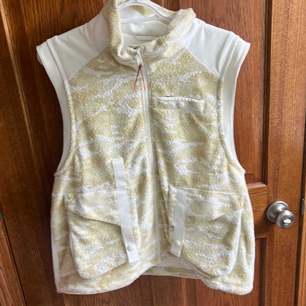 Outdoor voices vest